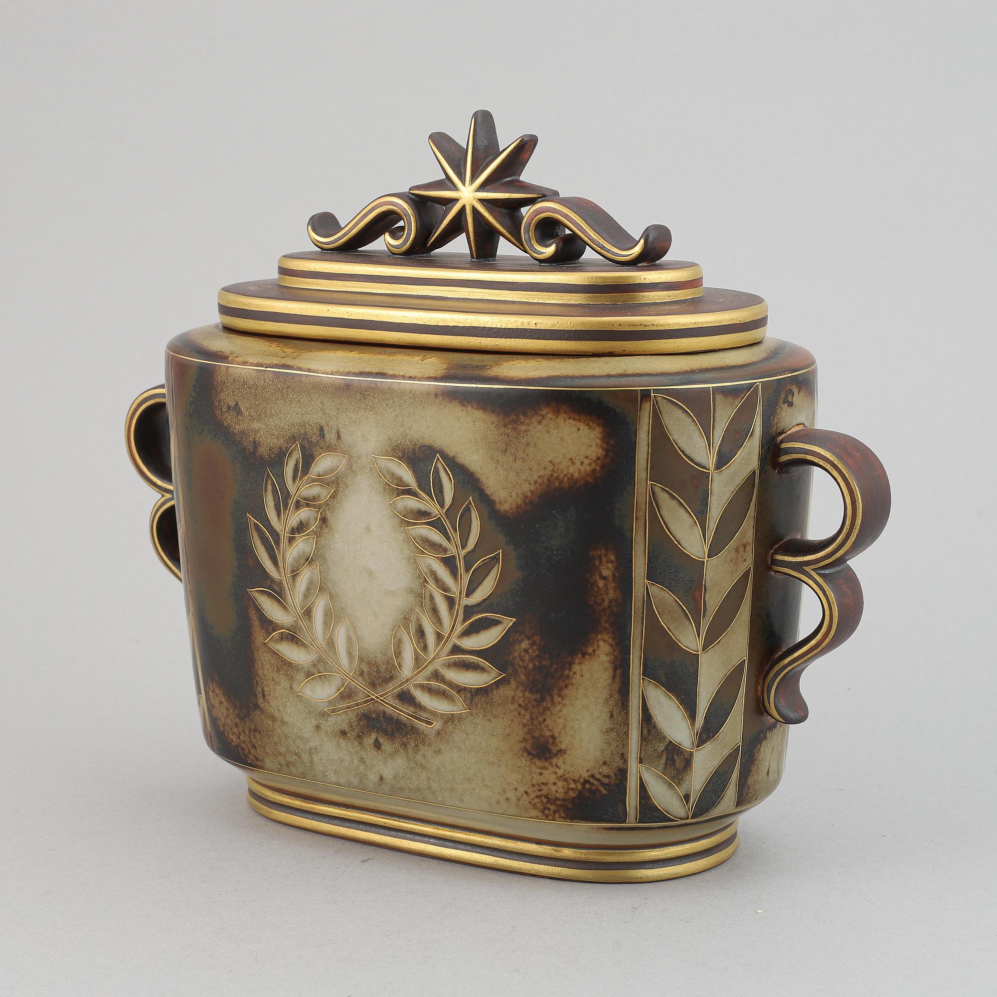 Gunnar Nylund, a lidded porcelain vase 'Flambé', Rörstrand Lidköping.