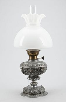 FOTOGENLAMPA, metall, nyrenässans, 1800-talets slut.