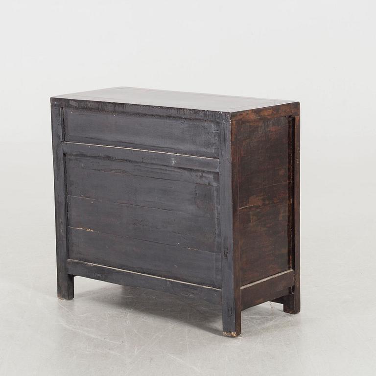 A 20th century Chinese sideboard / cabinet.