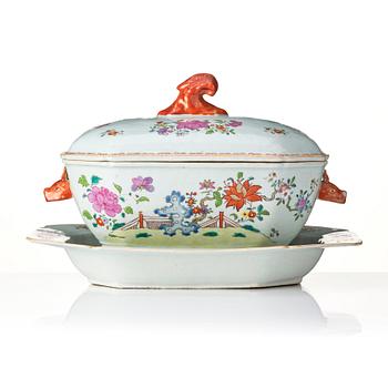 A famille rose tureen with cover, Qing dynasty, Qianlong (1736-95).