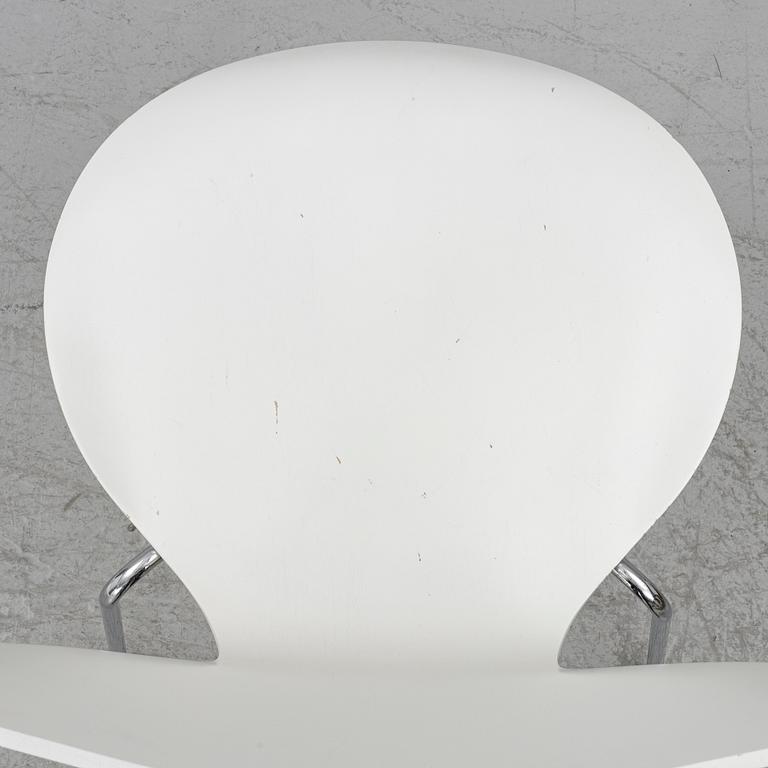 Arne Jacobsen, six 'Series 7' chairs, Fritz Hansen, Denmark, 2002.