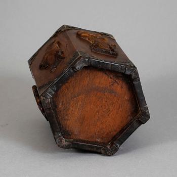 PENSELSTÄLL, trä, konstmassa och metall. Kina, 1900-tal.