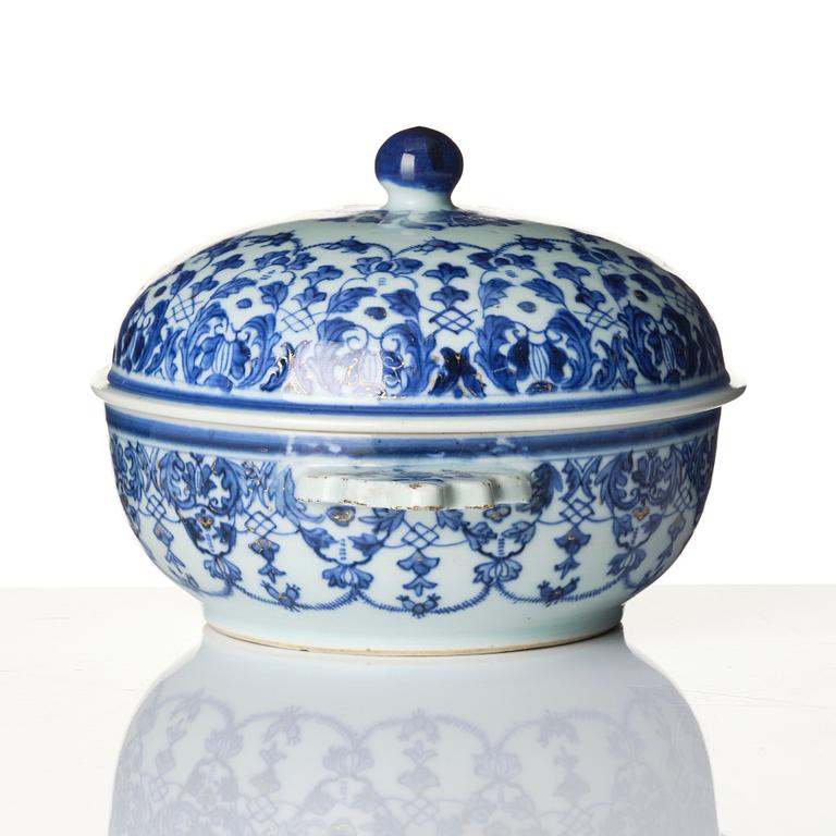 Skål med lock/ equelle, kompaniporslin, Kina, Qingdynastin, Qianlong (1736-95).