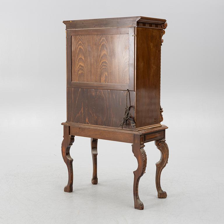 Barskåp, barockstil, 1900-talets andra hälft.
