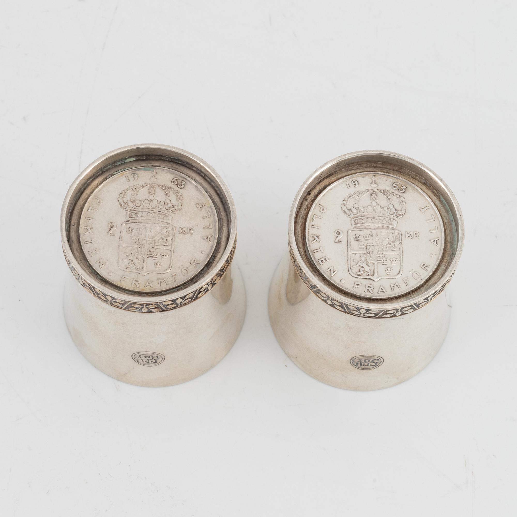 Supkoppar, ett par, bägare samt snapsglas, silver. Bl a Cesons, Göteborg 1972.