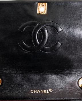 CHANEL, "Single Full Flap Bag", LAUKKU.