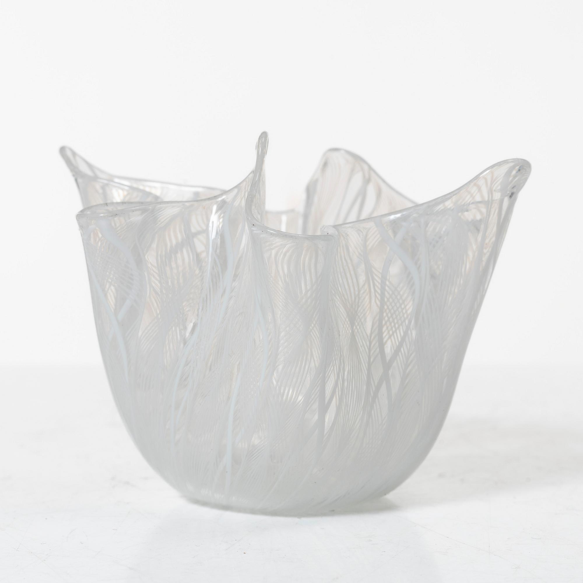 Venini, Fulvio Bianconi & Paolo Venini, skålar, ett par, "Fazzoletto", Murano, Italien, 1900-talets mitt.