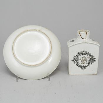 A set of three grisaille dishes and a tea caddie, Qing dynasty, Qianlong (1736-95).