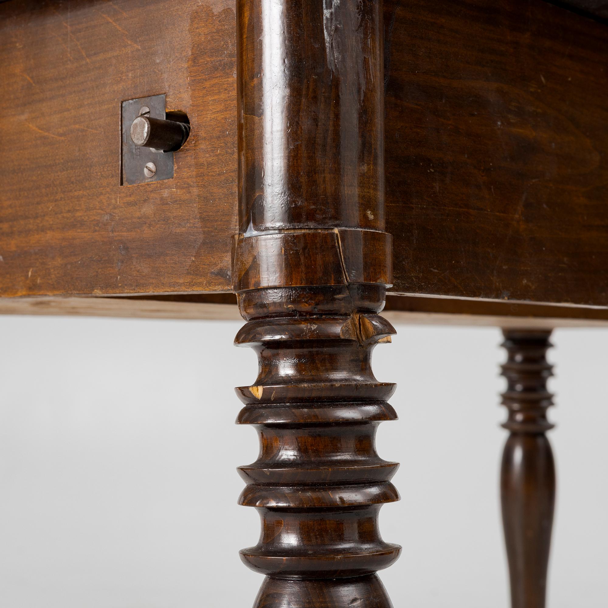 Spelbord med speldosa/verk, 1800-tal.