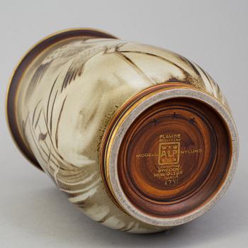 GUNNAR NYLUND, a 'Flambé' stoneware vase from Lidköping, 1930's/40's.