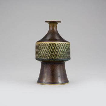 VAS, stengods. Stig Lindberg, Gustavsberg studio 1967. Unik.