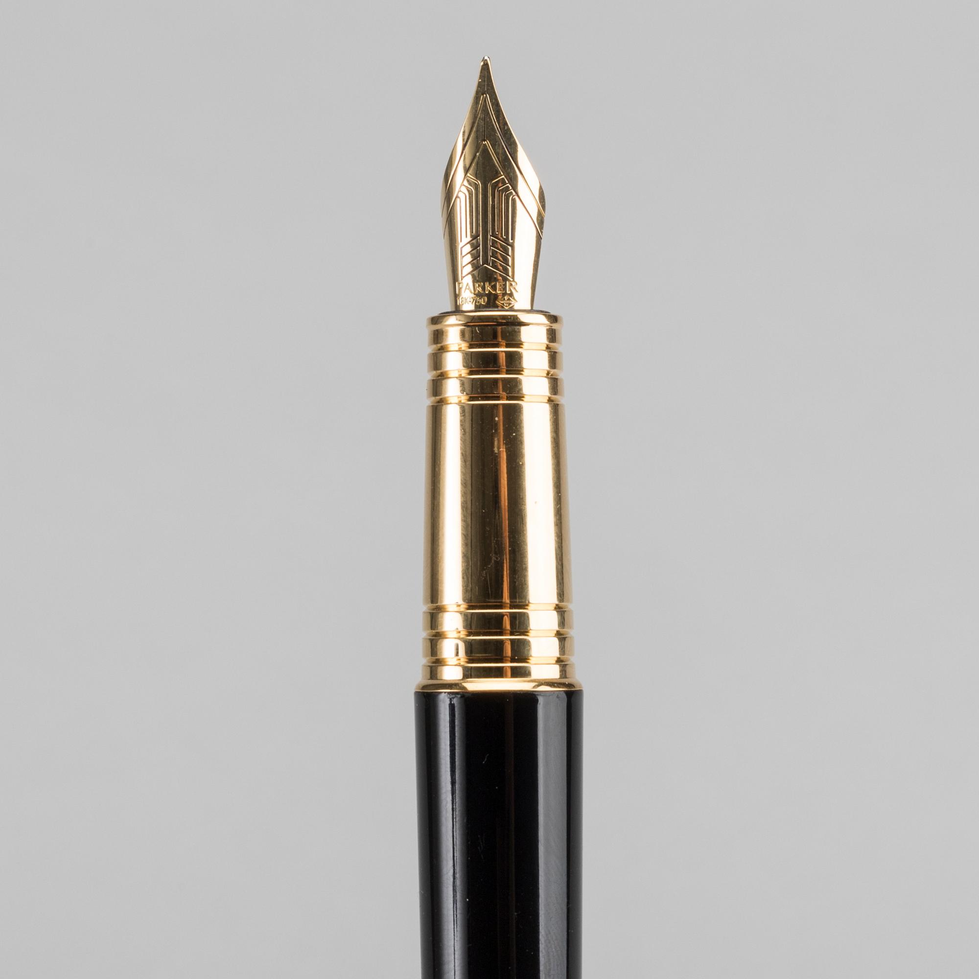 Two Parker pens, Black Fountain Pen 18K Gold and Parker Ingenuity stylo. Conteporary.