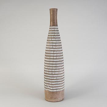 INGRID ATTERBERG, golvvas, lergods, "Pepita", tillverkad 1954-57.