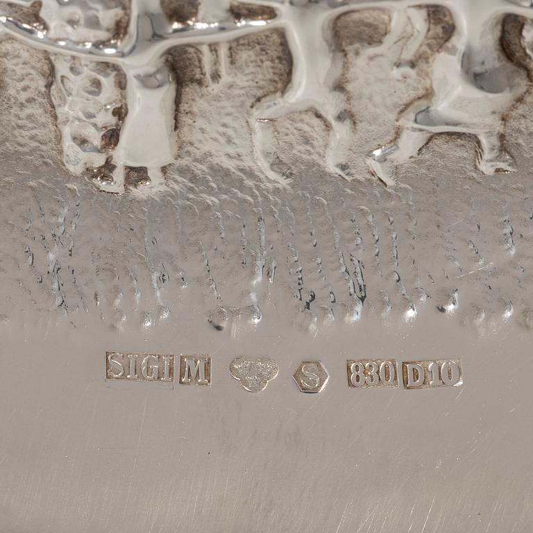 Olle Ohlsson, A silver dish, signed 1978 and numbered 78/350, Silvergillet AB, Malmö 1978.