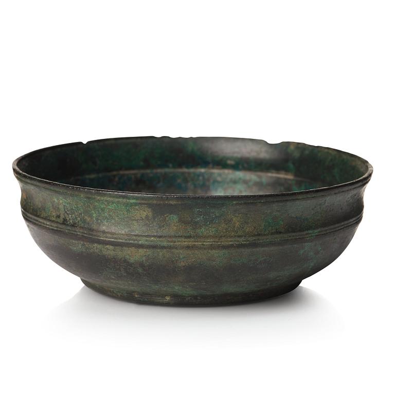 A ritual bronze vessel, presumably Han dynasty (206 BC–220 AD).