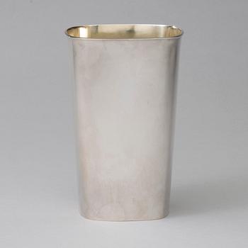 VAS, sterlingsilver, GAB Stockholm, Sh. Gillgren, 1954. Vikt 485 g.