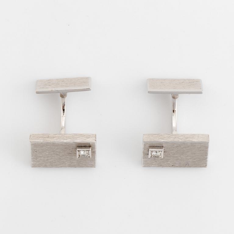 Bucherer, manschettknappar, ett par, 18K vitguld och briljantslipade diamanter, i ask från Bucherer.