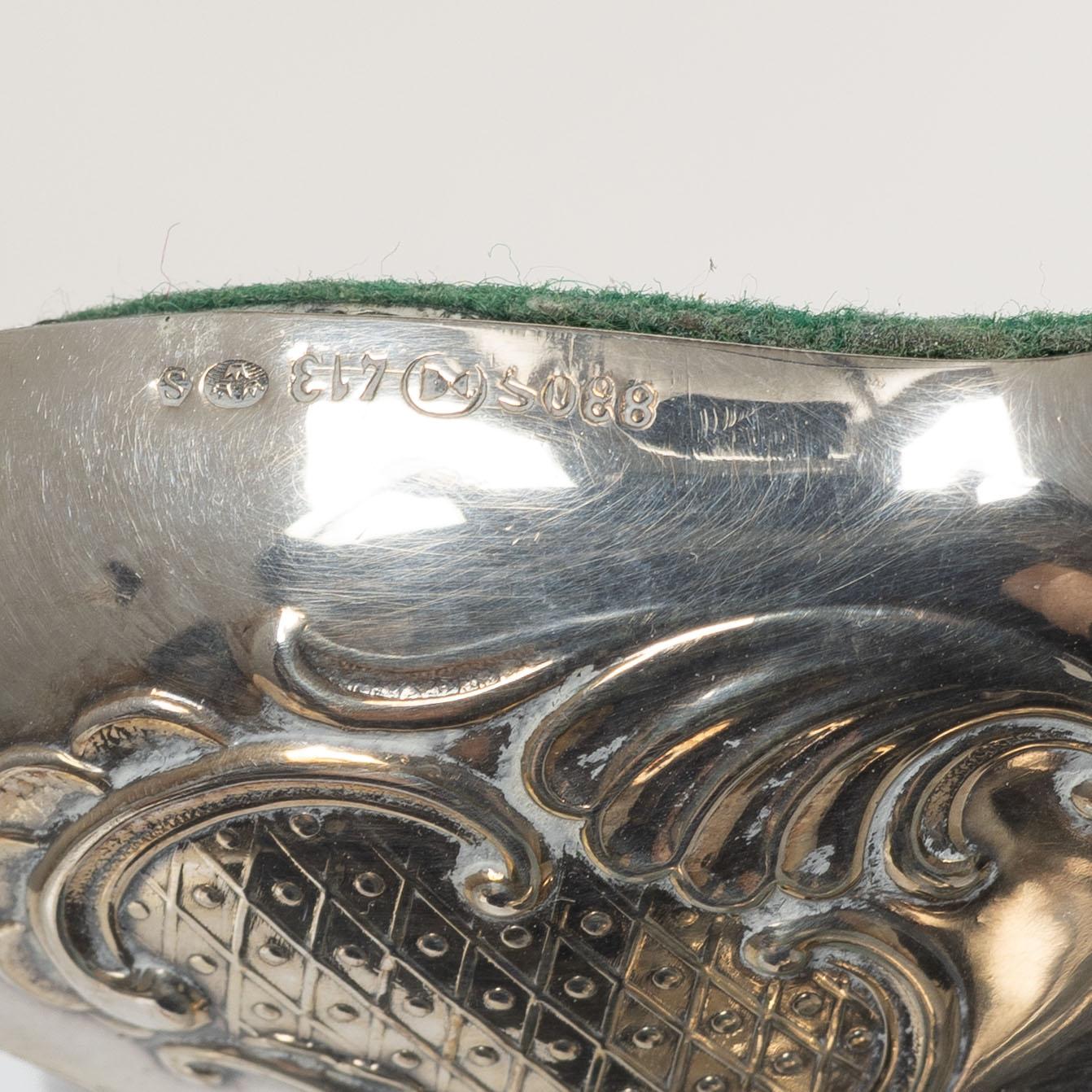 Ljusstakar, ett par, silver, rokokostil, Thorvald Marthinsen Sølvvarefabrik, Tönsberg, Norge, 1900-tal.