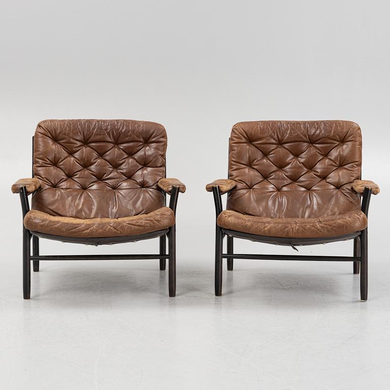 Kenneth Bergenblad, fåtöljer, ett par, "Kavaljer", Dux, 1900-talets andra hälft.