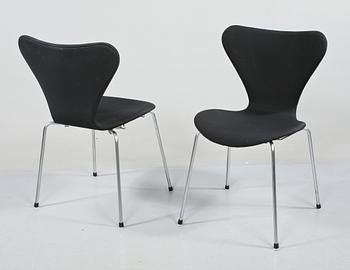 STOLAR, 4 st, "Sjuan", Arne Jacobsen för Fritz Hansen, 2001.