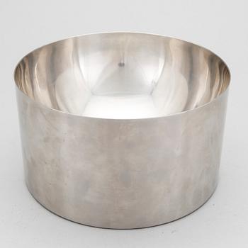 An Arne Jacobsen stainless steel salad bowl, "Cylinda-line", by Stelton, Danmark.
