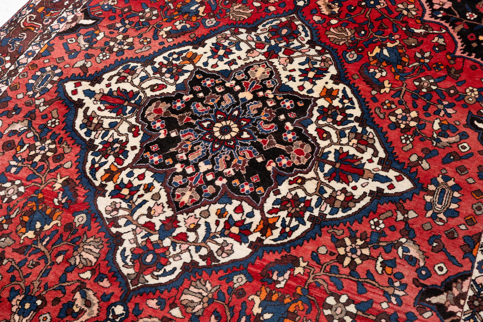 A Bakhtiari carpet, c. 310 x 210 cm.