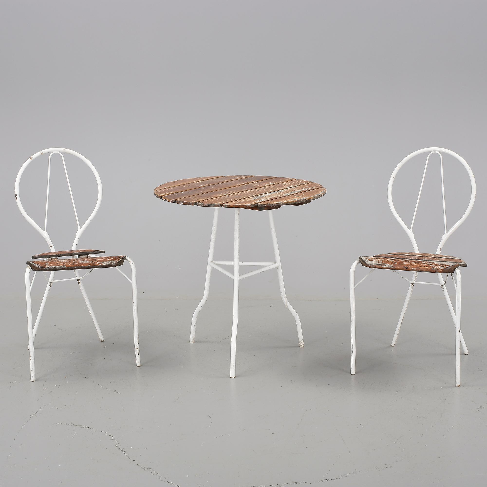 TRÄDGÅRDSGRUPP, 3 st, "Pia" Tore Ahlsén, Gärsnäs, formgivna 1942.