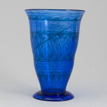 A Simon Gate 'graal' glass vase, Orrefors 1917.