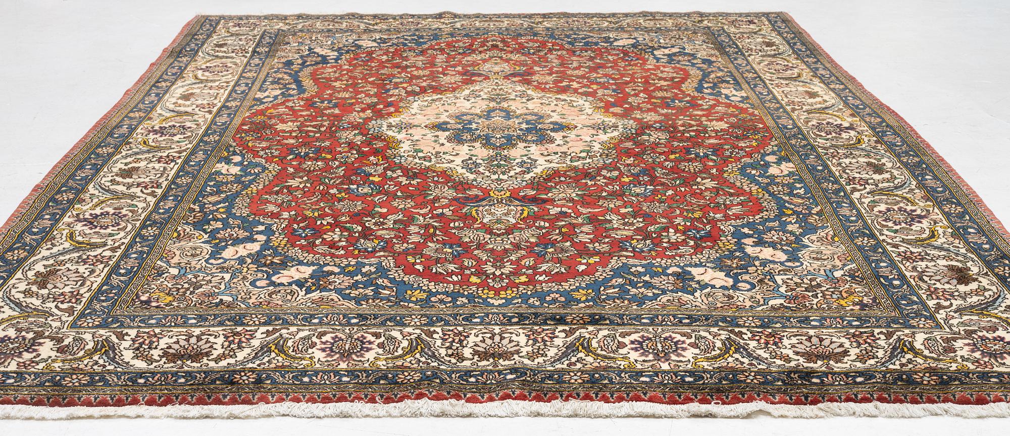 A Bakhtiari carpet, c. 370 x 248 cm.