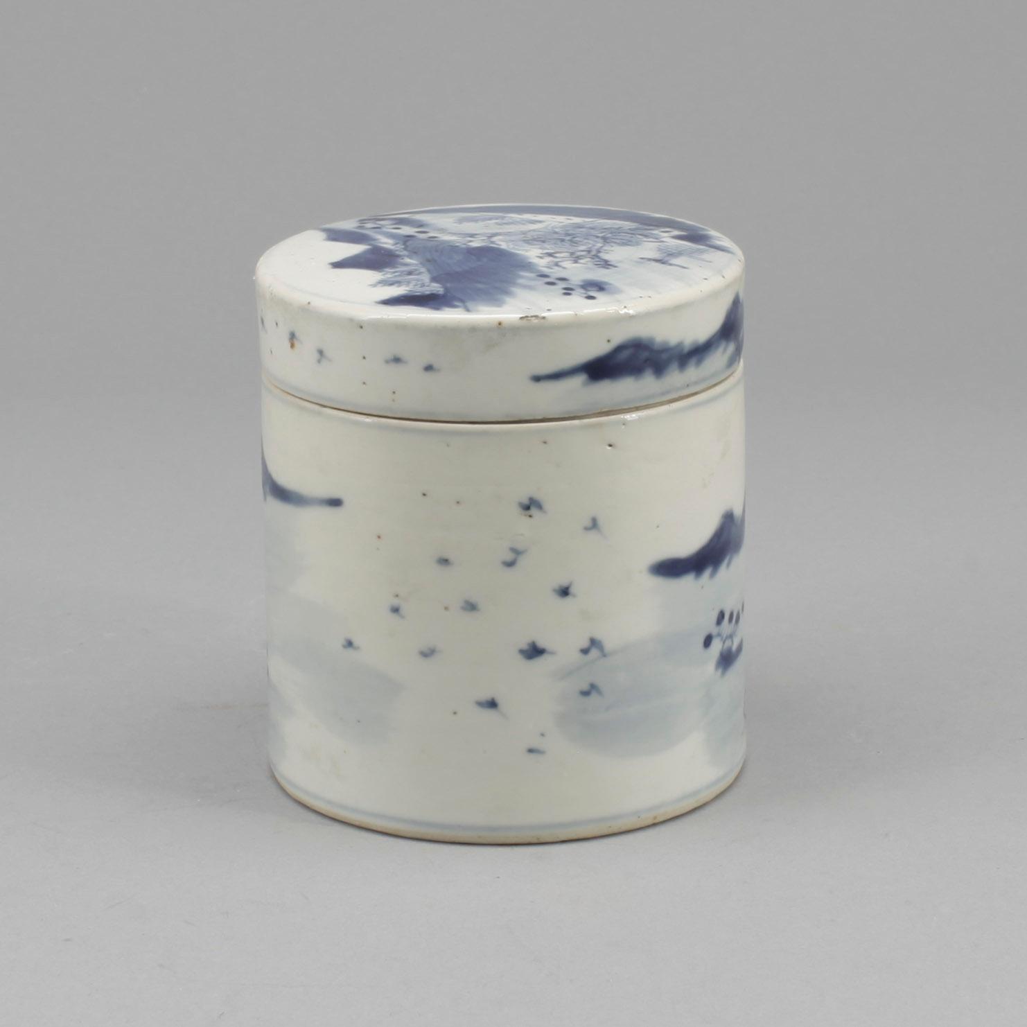 BURK med LOCK, porslin, Kina, 1800-tal.