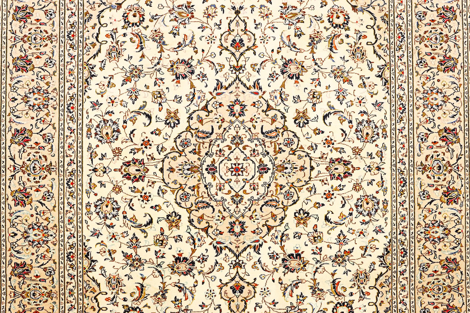 A Keshan carpet, c. 347 x 250 cm.
