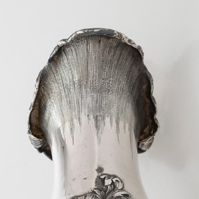 A sterling silver ewer, maker's mark of Robert W Smith, Dublin 1843.