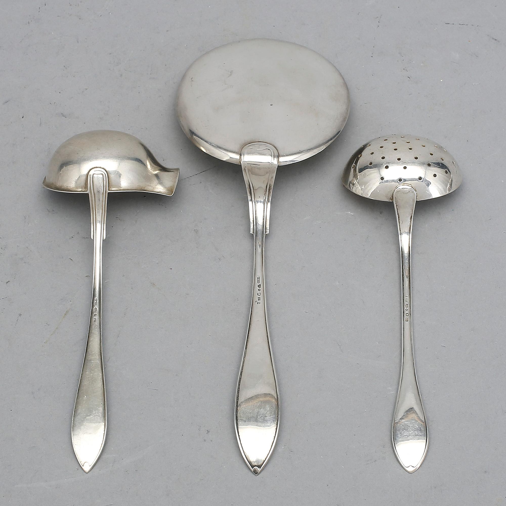 SERVERINGSBESTICK, 3 delar, silver, "Svenskspets", bla CG Hallberg och GAB, Stockholm 1912- 24. Vikt ca 179 gram.