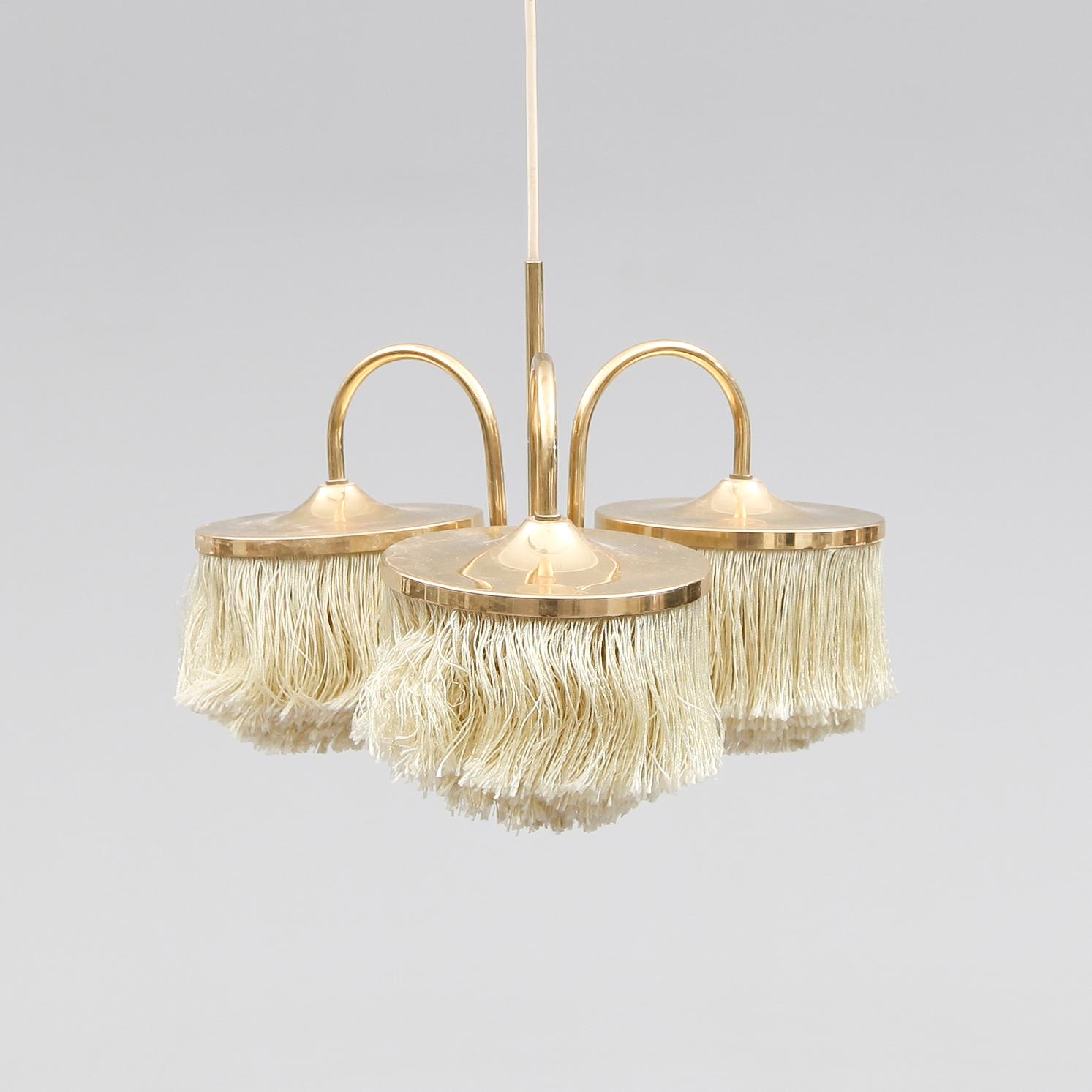 TAKLAMPA, Hans Agne Jakobsson, Markaryd, 1900-talets andra hälft. Höjd ca 27 cm.