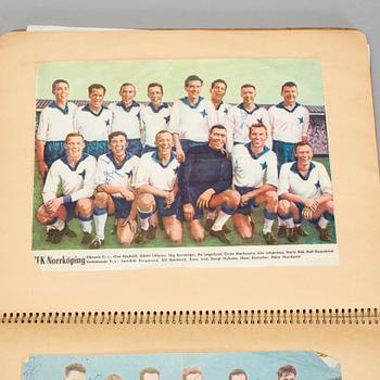 SAMLING FOTBOLLSAUTOGRAFER, bla Ryska landslaget -64, Benfica, Nacka Skoglund, Prawitz Öberg, 1960-70-tal.