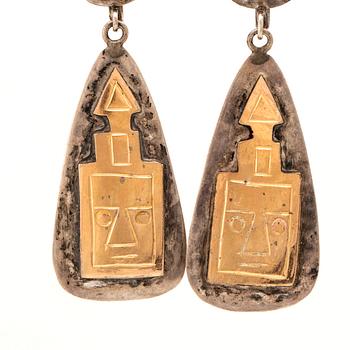 A pair of 18K gold and 925 silver earrings Old Cuzco pre-Columbian style, Peru.