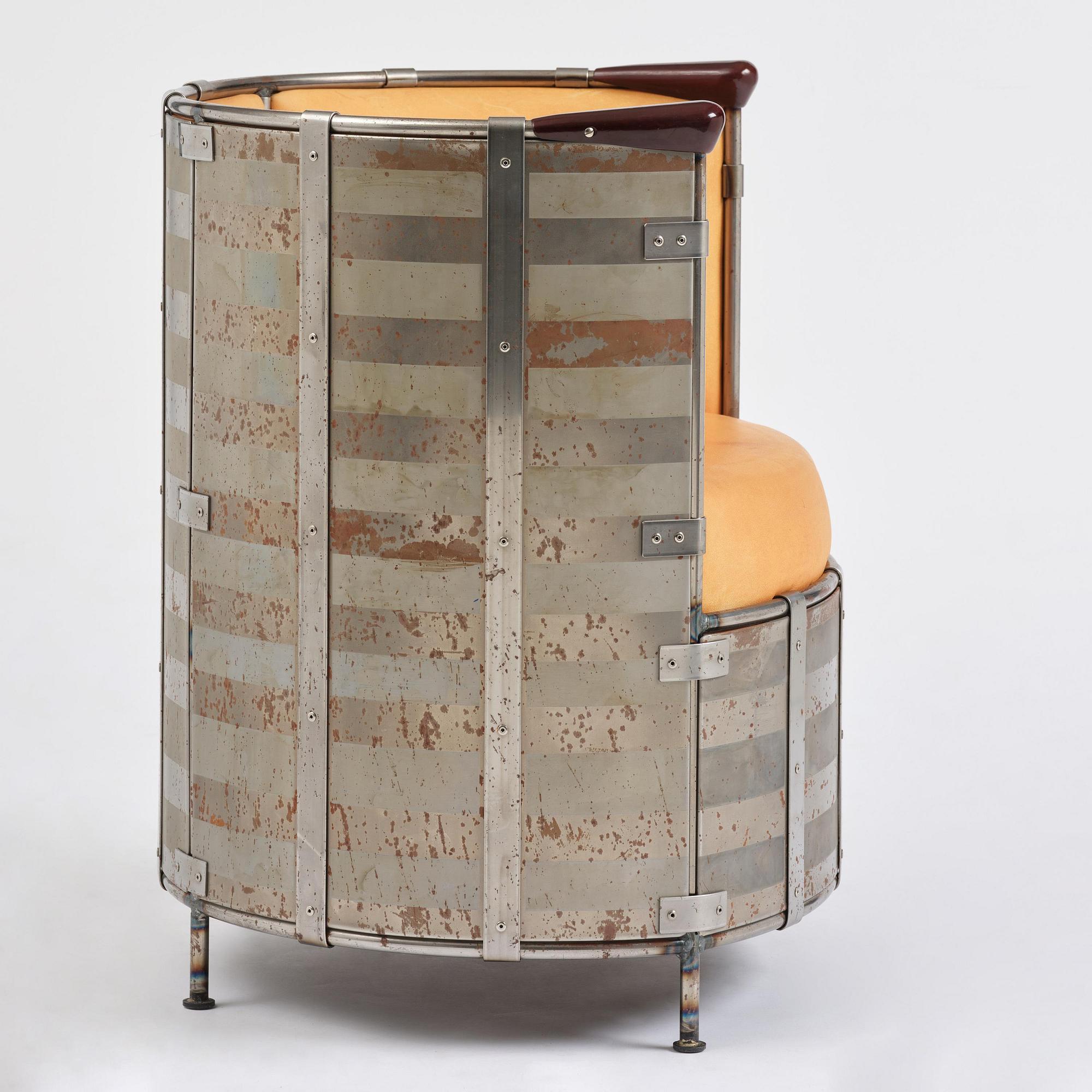 Mats Theselius, fåtölj, "Älgskinnsfåtöljen", ed. 52/360, Källemo, Värnamo, efter 1991.