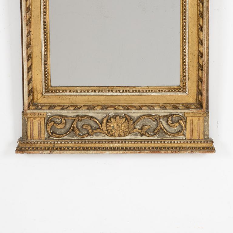 Spegel, sent 1700-tal, gustaviansk.