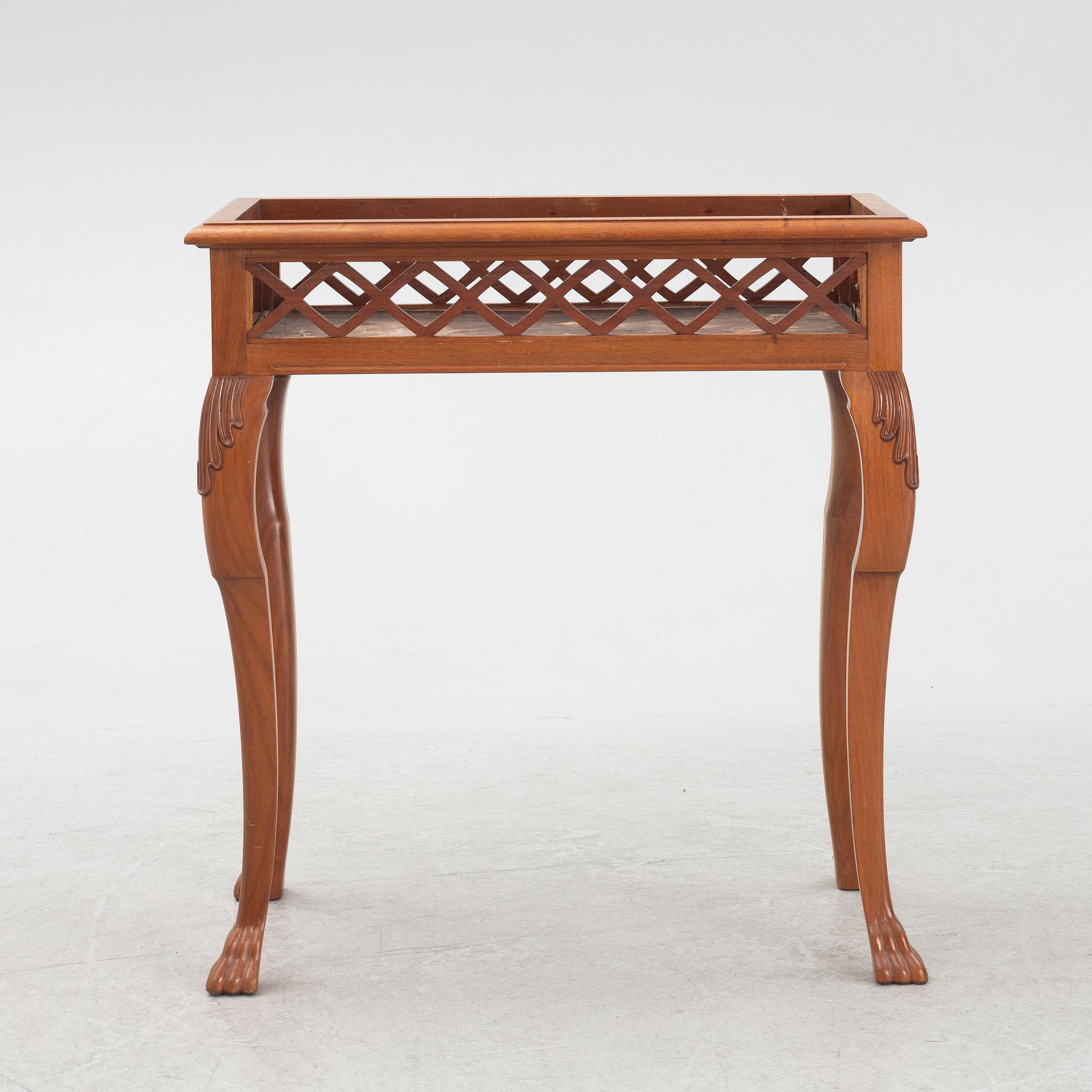 Blombord, rokokostil, AB Nikolai Bomans Ångsnickeri, Åbo, 1900-talets första hälft.