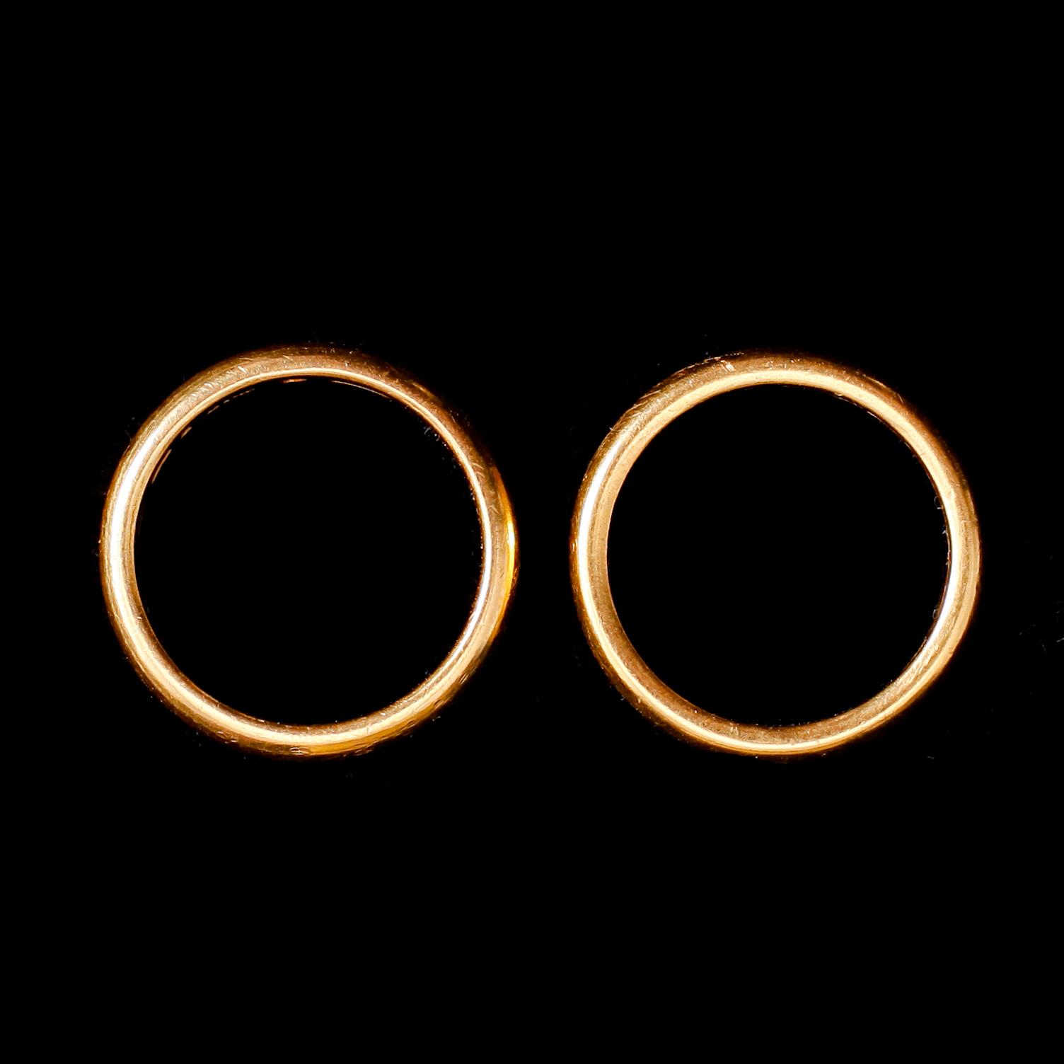 RINGAR, 2 st, 23 k guld, svenska stämplar. Vikt ca 13 gr.