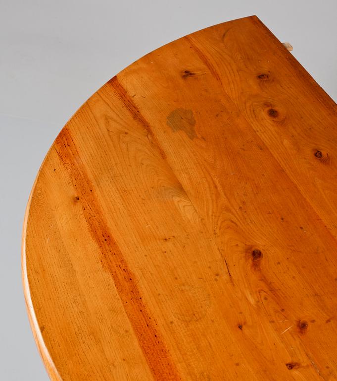 MÅNBORD, ett par, omkring sekelskiftet 1900.