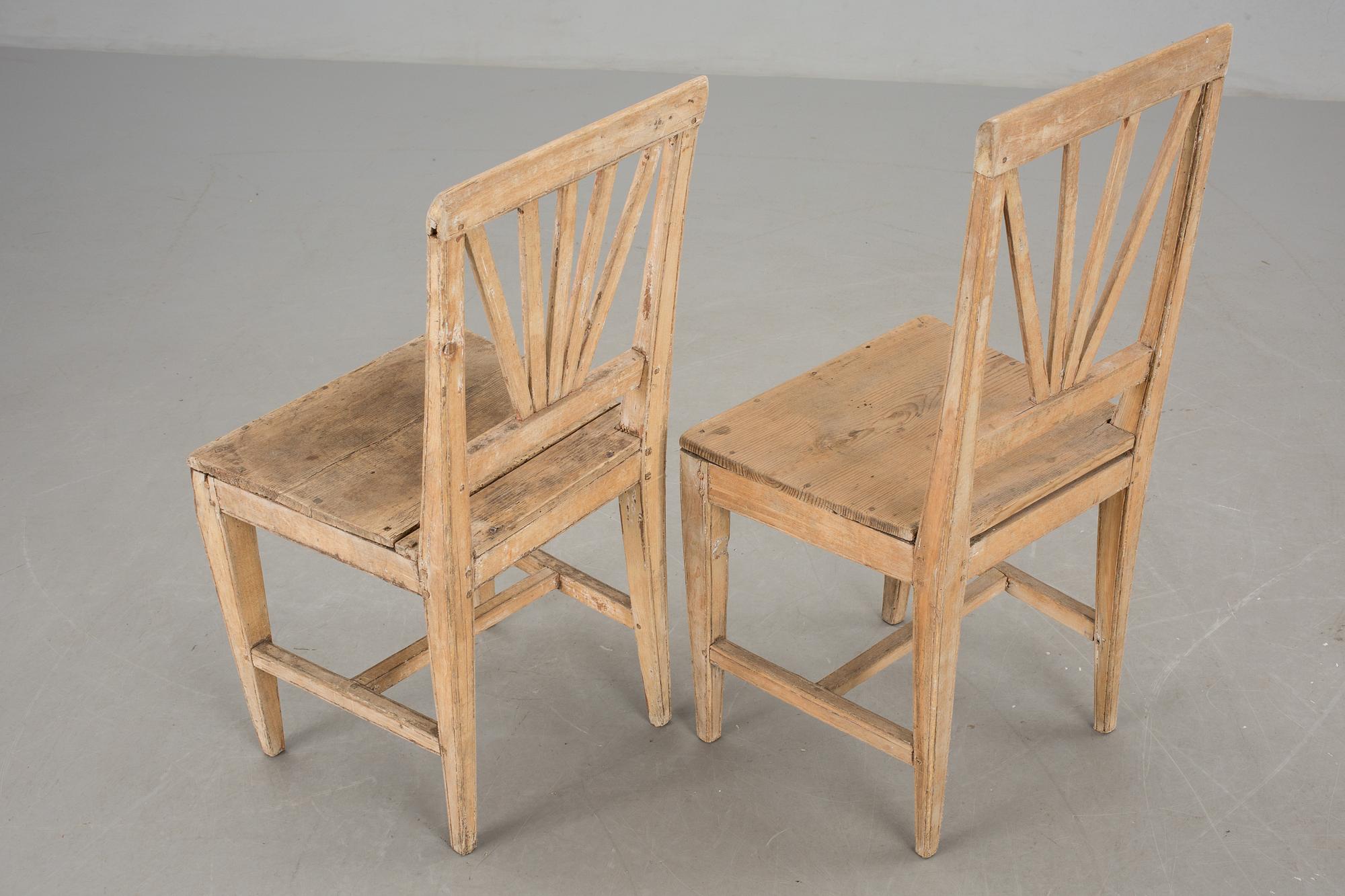 STOLAR, 2 st, snarlika, allmoge, 1800-talets mitt.