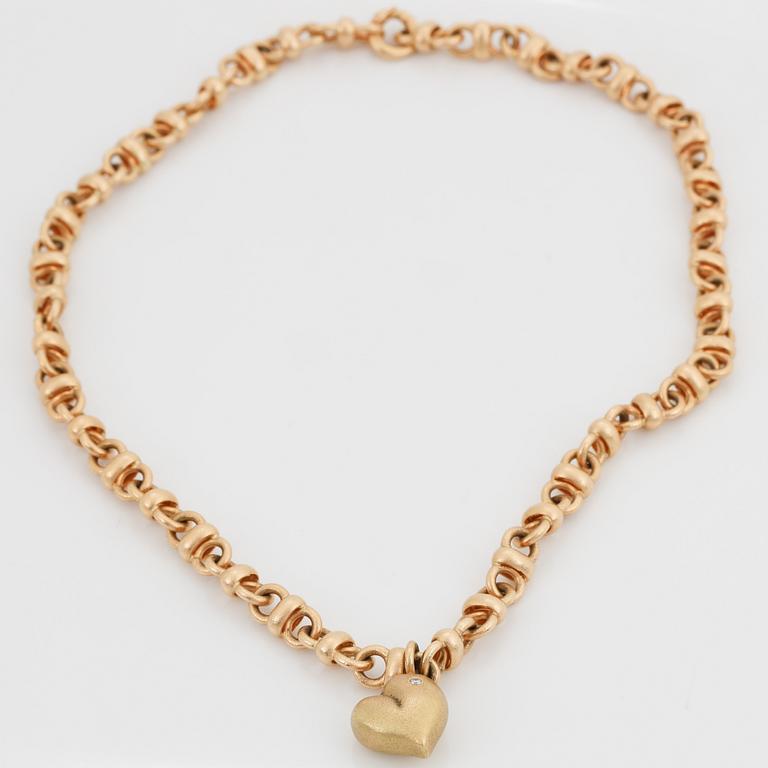 Jarl Sandin, collier, hjärtformat hänge med briljantslipad diamant ca 0.02 ct, Göteborg, 2006.