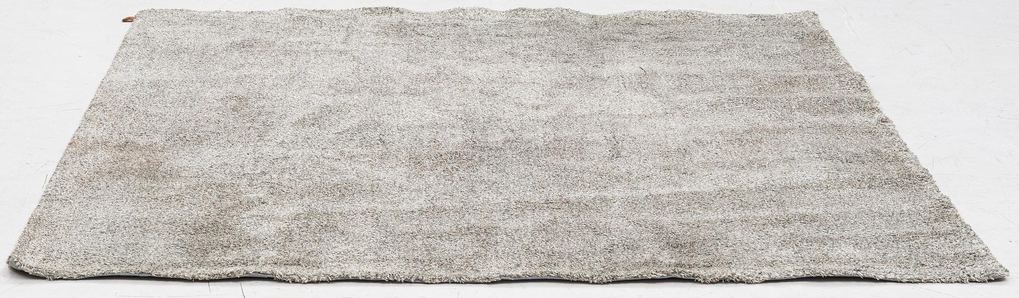 Gunilla Lagerhem Ullberg, matta, tuftad, "Misty", Kasthall, ca 200 x 200 cm.