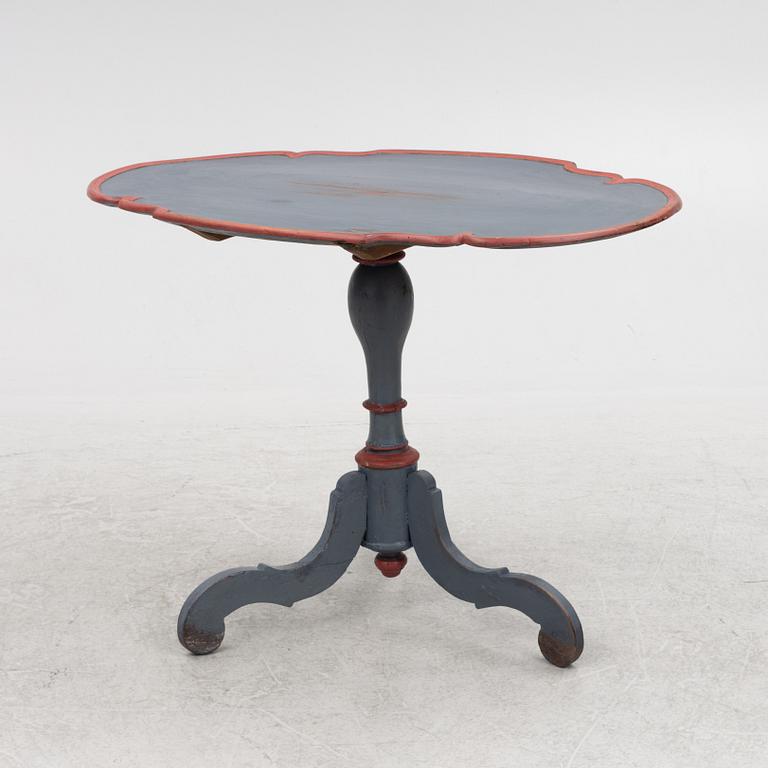 A Swedish late Baroque tilt-top table, first half 18th century.