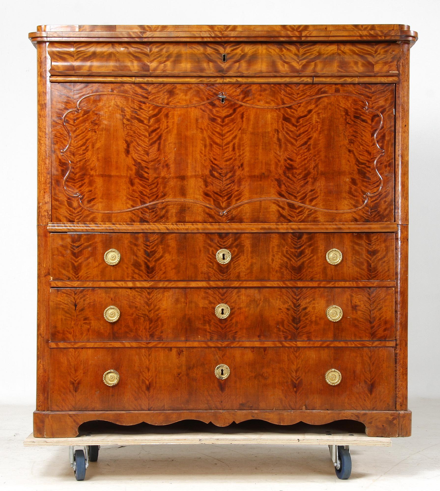 CHIFFONJE, senempire, omkring 1800-talets mitt.