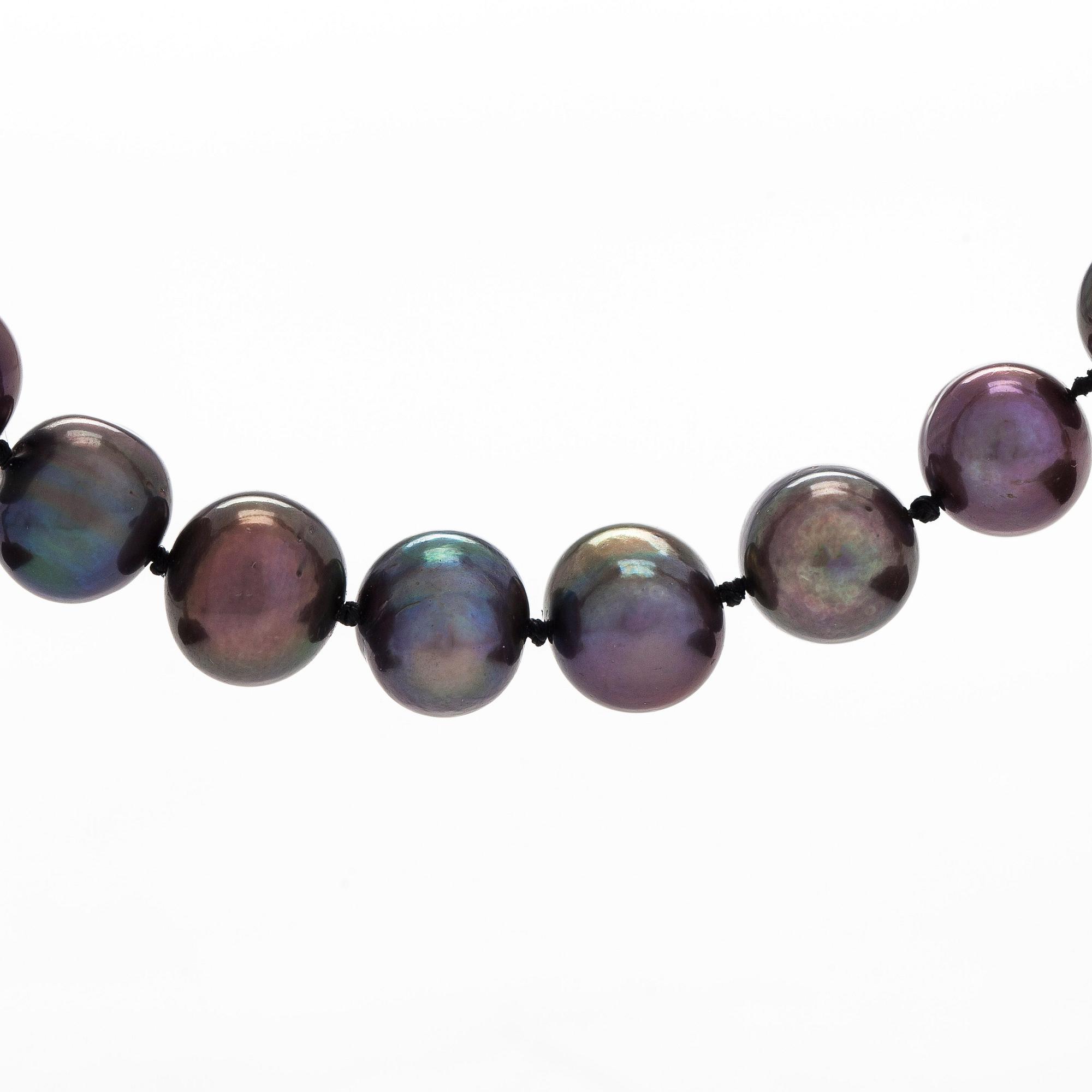 Helmet, viljellyt helmet, lukko 14K kultaa.