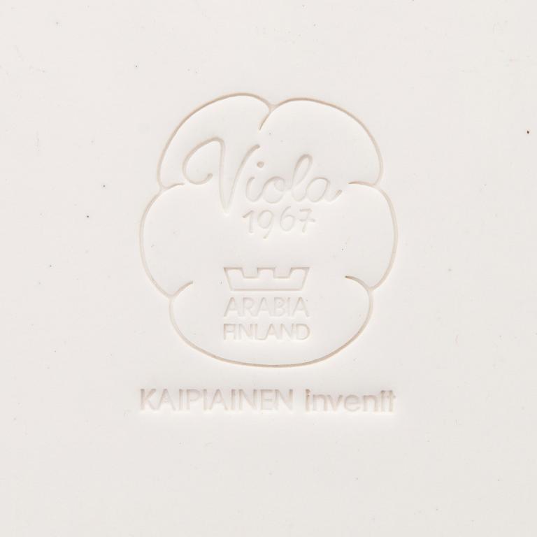 BIRGER KAIPIAINEN, FAT, keramik, stämplad i godset "Viola 1967 Arabia Finland Kaipiainen Invenit".