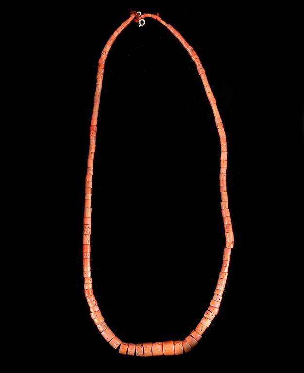 COLLIER, corall, 1900-talets andra hälft.