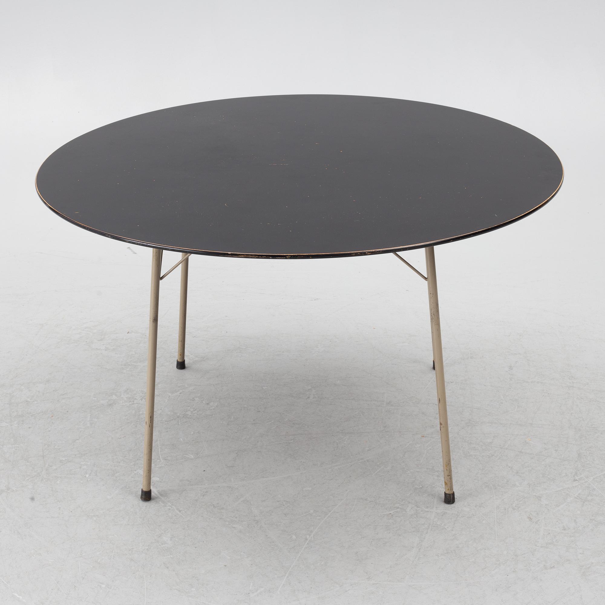Arne Jacobsen, dining table, model 3600, Fritz Hansen, Denmark.